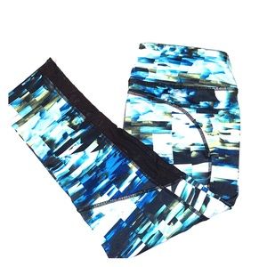 ✨NWOT - Avia - Women’s Multicolor Athletic Capris w/Mesh Detail - Size S